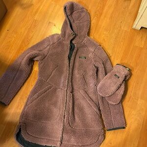 LL Bean Mountain Pile women’s coat and mittens size M